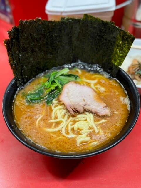 Ramen Sugita Ya Honten: Iekei Ramen at the Counter from 5am