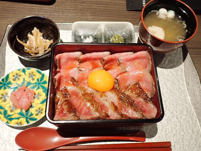 Ushijuu Teraoka: Noto Wagyu Rice Boxes and Ushimabushi