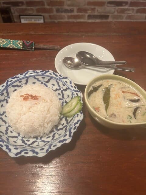 WARUNG PHUAN: Thai Curries and Noodles at Full Heat