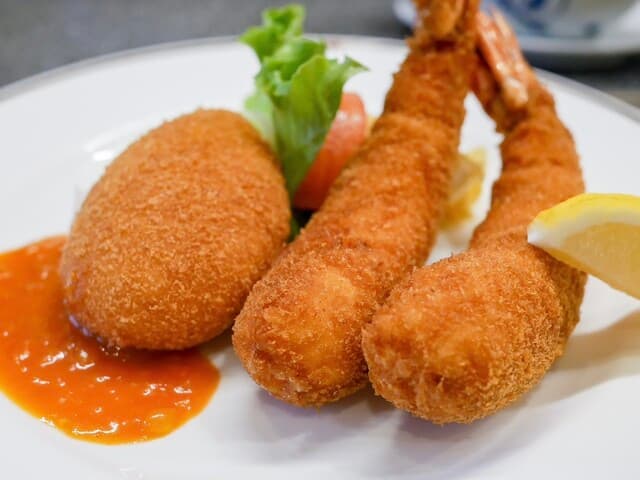 Yoshoku no Mise Mishina: Fried Prawns at a Yōshoku Counter