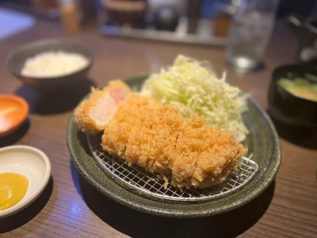 Tonkatsu 16: A Connoisseur's Tonkatsu Counter