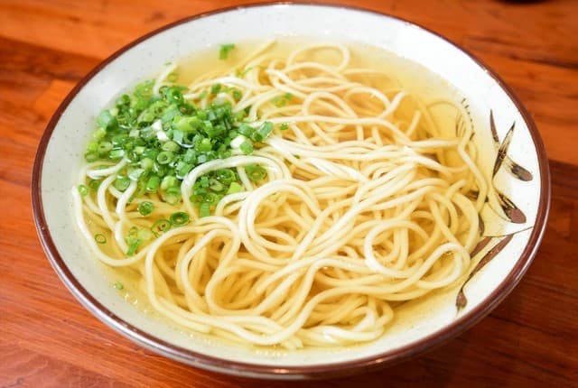 Teuchi Menya Oshima: Self-Service Udon with Iriko Broth